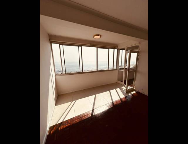 2 BEDROOM PROPERTY TO RENT IN MOUILLE POINT